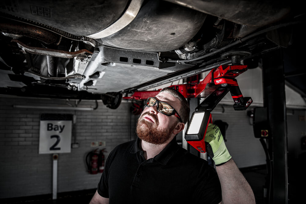 1.200L M12™ Underbody Lamp