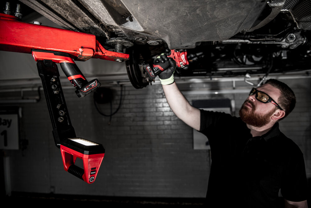 1.200L M12™ Underbody Lamp