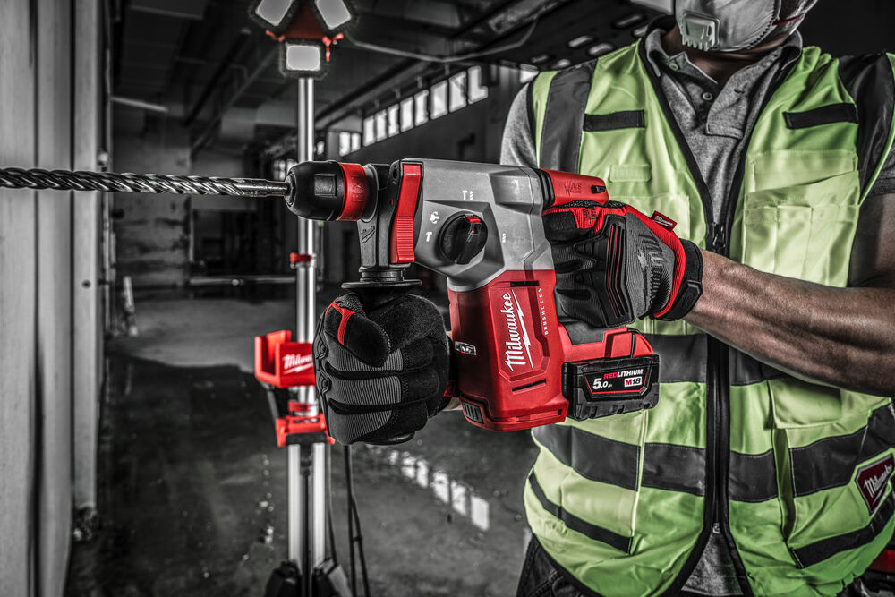 26 mm SDS-Plus hammer drill with FIXTEC™ brushless M18™ chuck