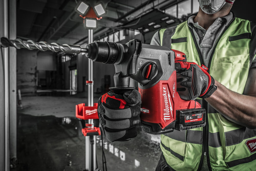 26 mm SDS-Plus hammer drill with FIXTEC™ M18 FUEL™ chuck