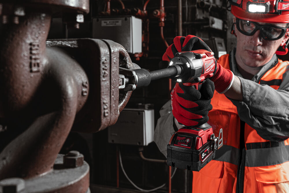 M18 FUEL™ Medium Torque Impact Wrench ½″ F DRIVE