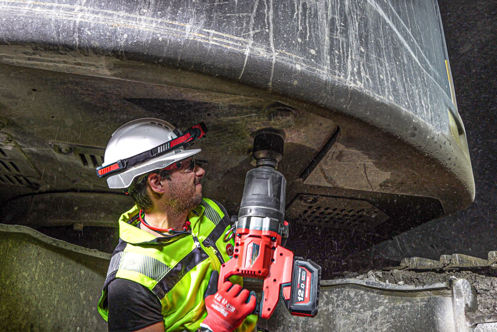 FUEL™ ONE-KEY™ ultra-high torque impact wrench, 1″ F M18 attachment