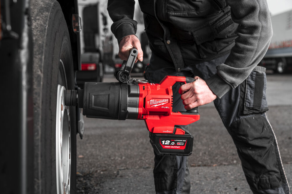 FUEL™ ONE-KEY™ ultra-high torque impact wrench, 1″ F M18 attachment