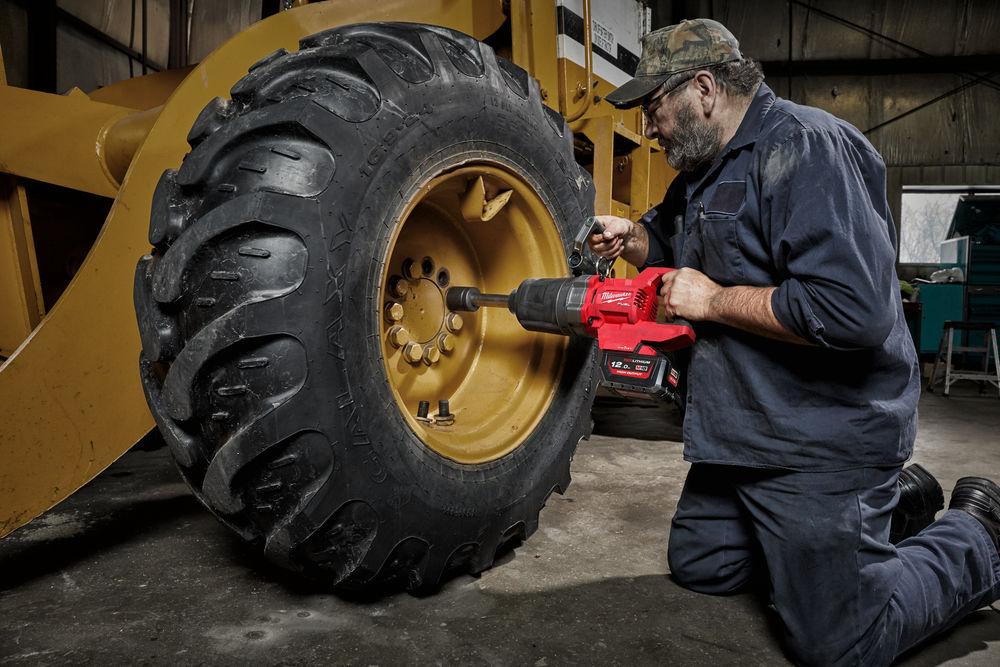 FUEL™ ONE-KEY™ ultra-high torque impact wrench, 1″ long F attachment, M18